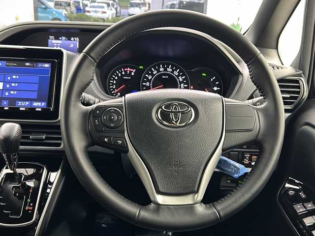 トヨタ ヴォクシー ZS 煌Ⅱ 神奈川県 2020(令2)年 1.1万km ブラック 両側パワースライドドア/純正9インチナビ/(AM/FM/CD/DVD/TV/SD/BT)/バックカメラ/12.1インチフリップダウンモニター/ビルトインETC/前後ドライブレコーダー/トヨタセーフティーセンス/プッシュスタート/スマートキー/オートライト/オートマチックハイビーム/LEDヘッドライト/フォグランプ/ヘッドライトレベライザー/ドアバイザー/純正フロアマット/純正16インチアルミホイール