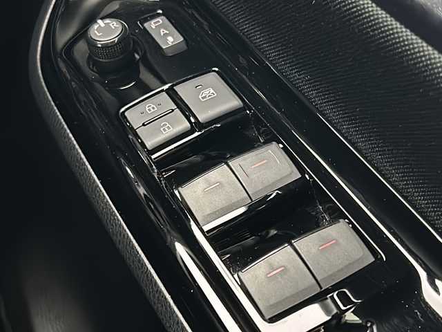 トヨタ ヴォクシー ZS 煌Ⅱ 神奈川県 2020(令2)年 1.1万km ブラック 両側パワースライドドア/純正9インチナビ/(AM/FM/CD/DVD/TV/SD/BT)/バックカメラ/12.1インチフリップダウンモニター/ビルトインETC/前後ドライブレコーダー/トヨタセーフティーセンス/プッシュスタート/スマートキー/オートライト/オートマチックハイビーム/LEDヘッドライト/フォグランプ/ヘッドライトレベライザー/ドアバイザー/純正フロアマット/純正16インチアルミホイール