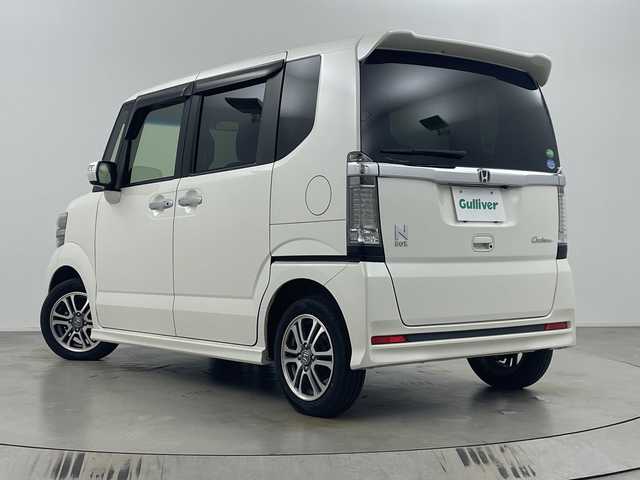 ホンダ Ｎ ＢＯＸ カスタム G Lパッケージ 埼玉県 2016(平28)年 6万km プレミアムホワイトパールⅡ 純正SDナビ/（BT/DVD/CD/AM/FM）/バックカメラ/片側パワースライドドア/前方社外ドラレコ/ビルトインETC/ロールサンシェード/プッシュスタート/純正アルミホイール/純正フロアマット/フロントフォグランプ/キセノンライト/スマートキー