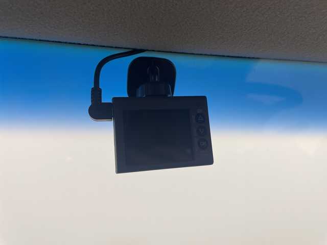 ホンダ Ｎ ＢＯＸ カスタム G Lパッケージ 埼玉県 2016(平28)年 6万km プレミアムホワイトパールⅡ 純正SDナビ/（BT/DVD/CD/AM/FM）/バックカメラ/片側パワースライドドア/前方社外ドラレコ/ビルトインETC/ロールサンシェード/プッシュスタート/純正アルミホイール/純正フロアマット/フロントフォグランプ/キセノンライト/スマートキー