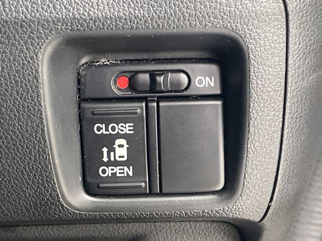 ホンダ Ｎ ＢＯＸ カスタム G Lパッケージ 埼玉県 2016(平28)年 6万km プレミアムホワイトパールⅡ 純正SDナビ/（BT/DVD/CD/AM/FM）/バックカメラ/片側パワースライドドア/前方社外ドラレコ/ビルトインETC/ロールサンシェード/プッシュスタート/純正アルミホイール/純正フロアマット/フロントフォグランプ/キセノンライト/スマートキー