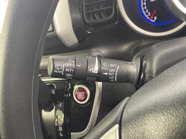 ホンダ Ｎ ＢＯＸ カスタム G Lパッケージ 埼玉県 2016(平28)年 6万km プレミアムホワイトパールⅡ 純正SDナビ/（BT/DVD/CD/AM/FM）/バックカメラ/片側パワースライドドア/前方社外ドラレコ/ビルトインETC/ロールサンシェード/プッシュスタート/純正アルミホイール/純正フロアマット/フロントフォグランプ/キセノンライト/スマートキー