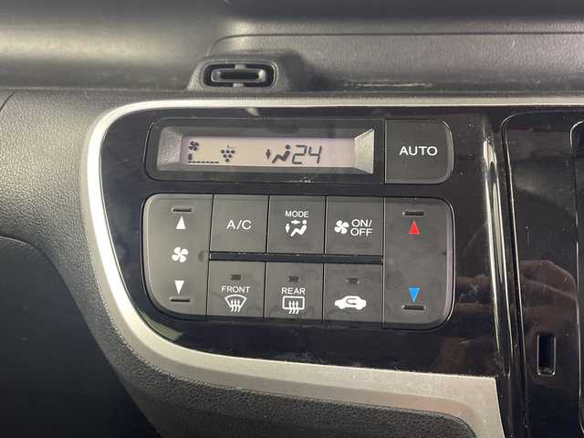 ホンダ Ｎ ＢＯＸ カスタム G Lパッケージ 埼玉県 2016(平28)年 6万km プレミアムホワイトパールⅡ 純正SDナビ/（BT/DVD/CD/AM/FM）/バックカメラ/片側パワースライドドア/前方社外ドラレコ/ビルトインETC/ロールサンシェード/プッシュスタート/純正アルミホイール/純正フロアマット/フロントフォグランプ/キセノンライト/スマートキー