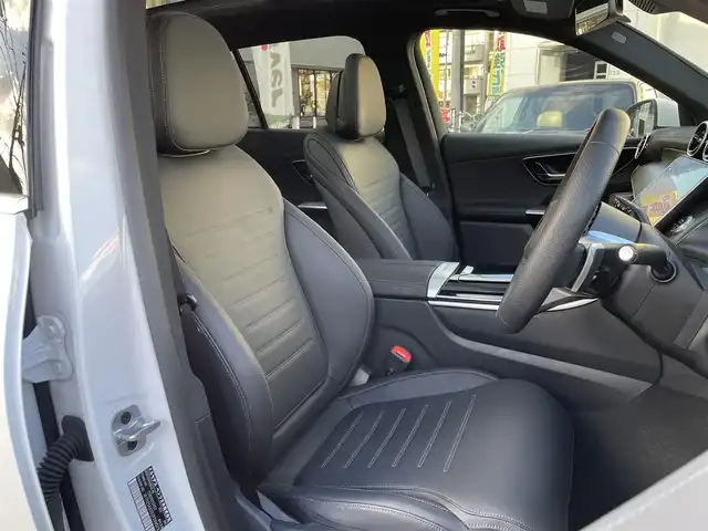 メルセデス・ベンツ Ｍ・ベンツ ＧＬＣ２２０ d 4マチック AMGライン 兵庫県 2023(令5)年 1万km 白 外部検査実施済み/・カラー「オパリスホワイトメタリック」コード885/・OP AMGラインパッケージ//20インチAMGアルミホイール//シートヒーター後席//スポーティエンジンサウンド//スポーツシート//AMGラインインテリア/・OP AMGレザーエクスクルーシブパッケージ//本革シート//ヘッドアップディスプレイ//Burmester 3Dサラウンドサウンドシステム/・OP ドライバーズパッケージ//リアアクスルステアリング//AIRMATICサスペンション/・OP パノラミックスライディングルーフ//MBUX ARナビゲーション//地デジ/BT/USB/Apple Car Play//ワイヤレスチャージング//フットトランクオープナー//ドライブレコーダー360度//ETC//アンビエントライト//DIGITAL LIGHT//アクティブディスタンスアシスト・ディストロニック//アクティブステアリングアシスト//アクティブレーンキーピングアシスト//アクティブレーンチェンジングアシスト//アクティブブレーキアシスト//ブラインドスポットアシスト//PRE-SAFE//パーキングアシスト//パークトロニック//トラフィックサインアシスト//アダプティブハイビームアシスト・プラス