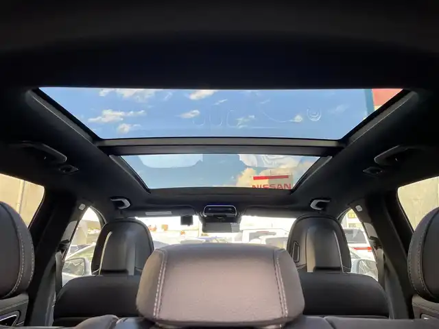 メルセデス・ベンツ Ｍ・ベンツ ＧＬＣ２２０ d 4マチック AMGライン 兵庫県 2023(令5)年 1万km 白 外部検査実施済み/・カラー「オパリスホワイトメタリック」コード885/・OP AMGラインパッケージ//20インチAMGアルミホイール//シートヒーター後席//スポーティエンジンサウンド//スポーツシート//AMGラインインテリア/・OP AMGレザーエクスクルーシブパッケージ//本革シート//ヘッドアップディスプレイ//Burmester 3Dサラウンドサウンドシステム/・OP ドライバーズパッケージ//リアアクスルステアリング//AIRMATICサスペンション/・OP パノラミックスライディングルーフ//MBUX ARナビゲーション//地デジ/BT/USB/Apple Car Play//ワイヤレスチャージング//フットトランクオープナー//ドライブレコーダー360度//ETC//アンビエントライト//DIGITAL LIGHT//アクティブディスタンスアシスト・ディストロニック//アクティブステアリングアシスト//アクティブレーンキーピングアシスト//アクティブレーンチェンジングアシスト//アクティブブレーキアシスト//ブラインドスポットアシスト//PRE-SAFE//パーキングアシスト//パークトロニック//トラフィックサインアシスト//アダプティブハイビームアシスト・プラス