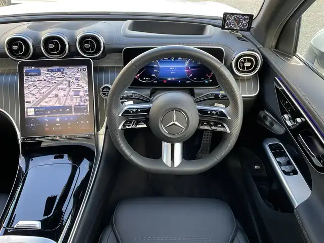 メルセデス・ベンツ Ｍ・ベンツ ＧＬＣ２２０ d 4マチック AMGライン 兵庫県 2023(令5)年 1万km 白 外部検査実施済み/・カラー「オパリスホワイトメタリック」コード885/・OP AMGラインパッケージ//20インチAMGアルミホイール//シートヒーター後席//スポーティエンジンサウンド//スポーツシート//AMGラインインテリア/・OP AMGレザーエクスクルーシブパッケージ//本革シート//ヘッドアップディスプレイ//Burmester 3Dサラウンドサウンドシステム/・OP ドライバーズパッケージ//リアアクスルステアリング//AIRMATICサスペンション/・OP パノラミックスライディングルーフ//MBUX ARナビゲーション//地デジ/BT/USB/Apple Car Play//ワイヤレスチャージング//フットトランクオープナー//ドライブレコーダー360度//ETC//アンビエントライト//DIGITAL LIGHT//アクティブディスタンスアシスト・ディストロニック//アクティブステアリングアシスト//アクティブレーンキーピングアシスト//アクティブレーンチェンジングアシスト//アクティブブレーキアシスト//ブラインドスポットアシスト//PRE-SAFE//パーキングアシスト//パークトロニック//トラフィックサインアシスト//アダプティブハイビームアシスト・プラス