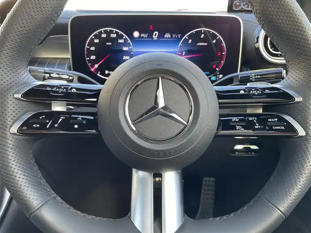 メルセデス・ベンツ Ｍ・ベンツ ＧＬＣ２２０ d 4マチック AMGライン 兵庫県 2023(令5)年 1万km 白 外部検査実施済み/・カラー「オパリスホワイトメタリック」コード885/・OP AMGラインパッケージ//20インチAMGアルミホイール//シートヒーター後席//スポーティエンジンサウンド//スポーツシート//AMGラインインテリア/・OP AMGレザーエクスクルーシブパッケージ//本革シート//ヘッドアップディスプレイ//Burmester 3Dサラウンドサウンドシステム/・OP ドライバーズパッケージ//リアアクスルステアリング//AIRMATICサスペンション/・OP パノラミックスライディングルーフ//MBUX ARナビゲーション//地デジ/BT/USB/Apple Car Play//ワイヤレスチャージング//フットトランクオープナー//ドライブレコーダー360度//ETC//アンビエントライト//DIGITAL LIGHT//アクティブディスタンスアシスト・ディストロニック//アクティブステアリングアシスト//アクティブレーンキーピングアシスト//アクティブレーンチェンジングアシスト//アクティブブレーキアシスト//ブラインドスポットアシスト//PRE-SAFE//パーキングアシスト//パークトロニック//トラフィックサインアシスト//アダプティブハイビームアシスト・プラス