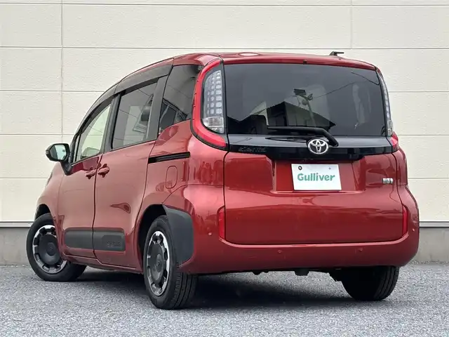 トヨタ シエンタ ハイブリッド Z 茨城県 2022(令4)年 7.6万km スカーレットメタリック 純正メモリナビ/　(AM/FM/Bluetooth/USB)/フルセグ/全方位カメラ/前後ドライブレコーダー/両側パワースライドドア/レーダークルーズコントロール/ビルトインETC/純正フロアマット/純正ドアバイザー/プッシュスタート/7人乗り/オートライト/オートマチックハイビーム/LEDヘッドライト