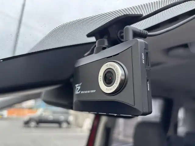 トヨタ シエンタ ハイブリッド Z 茨城県 2022(令4)年 7.6万km スカーレットメタリック 純正メモリナビ/　(AM/FM/Bluetooth/USB)/フルセグ/全方位カメラ/前後ドライブレコーダー/両側パワースライドドア/レーダークルーズコントロール/ビルトインETC/純正フロアマット/純正ドアバイザー/プッシュスタート/7人乗り/オートライト/オートマチックハイビーム/LEDヘッドライト