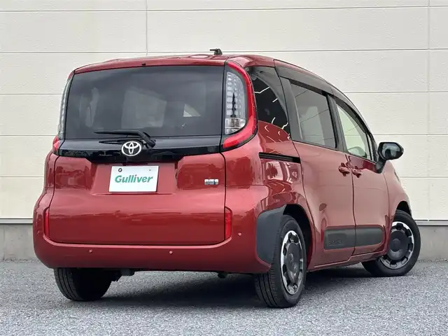 トヨタ シエンタ ハイブリッド Z 茨城県 2022(令4)年 7.6万km スカーレットメタリック 純正メモリナビ/　(AM/FM/Bluetooth/USB)/フルセグ/全方位カメラ/前後ドライブレコーダー/両側パワースライドドア/レーダークルーズコントロール/ビルトインETC/純正フロアマット/純正ドアバイザー/プッシュスタート/7人乗り/オートライト/オートマチックハイビーム/LEDヘッドライト