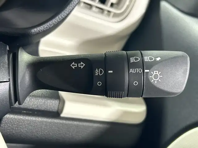 ダイハツ ムーヴ キャンバス ストライプス G 神奈川県 2025(令7)年 0.1千km シャイニングホワイトパール/サンドベージュメタリック 純正ナビ【NSZN-W70D】/AM　FM　フルセグ　DVD　CD　SD　Bluetoorh/全方位カメラ/スマートアシスト/ホッとドリンクホルダー/両側パワースライドドア/オートブレーキホールド/ステアリングリモコン/フロントベンチシート/フロントアームレスト/LEDヘッドライト/LEDフォグランプ/ISOFIX対応