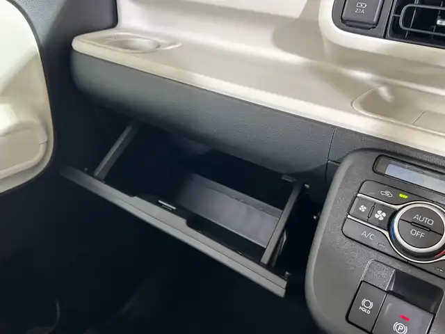 ダイハツ ムーヴ キャンバス ストライプス G 神奈川県 2025(令7)年 0.1千km シャイニングホワイトパール/サンドベージュメタリック 純正ナビ【NSZN-W70D】/AM　FM　フルセグ　DVD　CD　SD　Bluetoorh/全方位カメラ/スマートアシスト/ホッとドリンクホルダー/両側パワースライドドア/オートブレーキホールド/ステアリングリモコン/フロントベンチシート/フロントアームレスト/LEDヘッドライト/LEDフォグランプ/ISOFIX対応