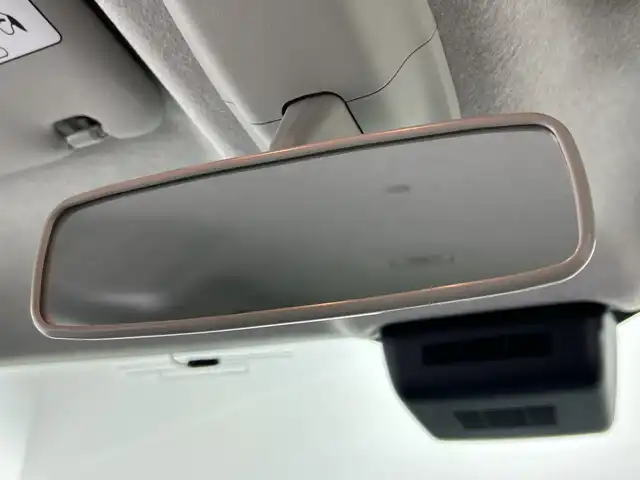 ダイハツ ムーヴ キャンバス ストライプス G 神奈川県 2025(令7)年 0.1千km シャイニングホワイトパール/サンドベージュメタリック 純正ナビ【NSZN-W70D】/AM　FM　フルセグ　DVD　CD　SD　Bluetoorh/全方位カメラ/スマートアシスト/ホッとドリンクホルダー/両側パワースライドドア/オートブレーキホールド/ステアリングリモコン/フロントベンチシート/フロントアームレスト/LEDヘッドライト/LEDフォグランプ/ISOFIX対応