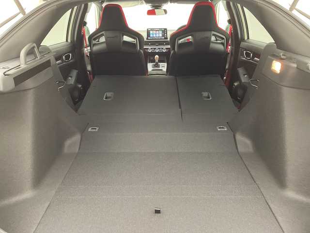 ホンダ シビック タイプR 愛知県 2025(令7)年 0.1千km チャンピオンシップホワイト 登録済未使用車/純正9型ディスプレイオーディオナ/レーダークルーズコントロール/バックカメラ/コーナーセンサー/純正アルミホイール/ETC2.0/ブラインドスポットモニター/LEDヘッドライト/オートマチックハイビーム/キャリパー/衝突軽減システム/フルセグ/Bluetooth/ステアリングスイッチ/スマートキー/プッシュスタート