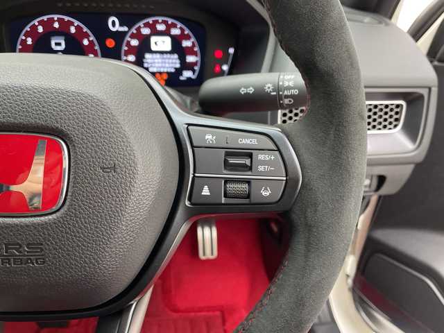 ホンダ シビック タイプR 愛知県 2025(令7)年 0.1千km チャンピオンシップホワイト 登録済未使用車/純正9型ディスプレイオーディオナ/レーダークルーズコントロール/バックカメラ/コーナーセンサー/純正アルミホイール/ETC2.0/ブラインドスポットモニター/LEDヘッドライト/オートマチックハイビーム/キャリパー/衝突軽減システム/フルセグ/Bluetooth/ステアリングスイッチ/スマートキー/プッシュスタート