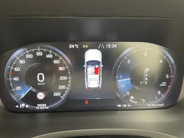 ボルボ ＸＣ６０ D4 AWD インスクリプション 富山県 2018(平30)年 6万km アイボリー 4WD/純正11.2インチナビ/（AM/FM/CD/USB/BT/AppleCarPlay/AndroidAuto）/フルセグTV/アラウンドビューモニター/パノラマルーフ/衝突被害軽減ブレーキ/アダプティブクルーズコントロール/レーンキープアシスト/ブラインドスポットモニター/オートマチックハイビーム/コーナーセンサー前後/電動リアゲート/レザーシート/全席シートヒーター/前席エアシート/前席パワーシート/スマートキー×２/プッシュスタート/純正１９インチAW/社外フロアマット/取扱説明書/保証書