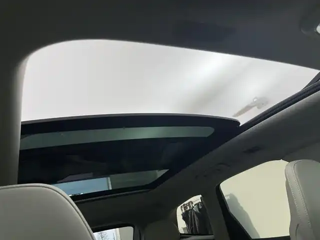 ボルボ ＸＣ６０ D4 AWD インスクリプション 富山県 2018(平30)年 6万km アイボリー 4WD/純正11.2インチナビ/（AM/FM/CD/USB/BT/AppleCarPlay/AndroidAuto）/フルセグTV/アラウンドビューモニター/パノラマルーフ/衝突被害軽減ブレーキ/アダプティブクルーズコントロール/レーンキープアシスト/ブラインドスポットモニター/オートマチックハイビーム/コーナーセンサー前後/電動リアゲート/レザーシート/全席シートヒーター/前席エアシート/前席パワーシート/スマートキー×２/プッシュスタート/純正１９インチAW/社外フロアマット/取扱説明書/保証書