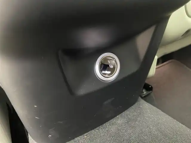 ボルボ ＸＣ６０ D4 AWD インスクリプション 富山県 2018(平30)年 6万km アイボリー 4WD/純正11.2インチナビ/（AM/FM/CD/USB/BT/AppleCarPlay/AndroidAuto）/フルセグTV/アラウンドビューモニター/パノラマルーフ/衝突被害軽減ブレーキ/アダプティブクルーズコントロール/レーンキープアシスト/ブラインドスポットモニター/オートマチックハイビーム/コーナーセンサー前後/電動リアゲート/レザーシート/全席シートヒーター/前席エアシート/前席パワーシート/スマートキー×２/プッシュスタート/純正１９インチAW/社外フロアマット/取扱説明書/保証書