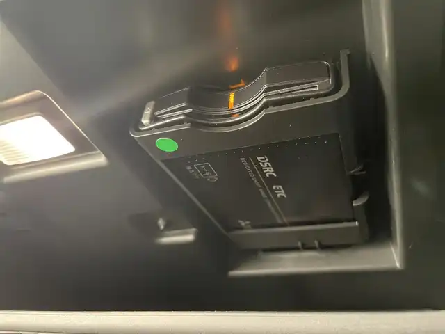 ボルボ ＸＣ６０ D4 AWD インスクリプション 富山県 2018(平30)年 6万km アイボリー 4WD/純正11.2インチナビ/（AM/FM/CD/USB/BT/AppleCarPlay/AndroidAuto）/フルセグTV/アラウンドビューモニター/パノラマルーフ/衝突被害軽減ブレーキ/アダプティブクルーズコントロール/レーンキープアシスト/ブラインドスポットモニター/オートマチックハイビーム/コーナーセンサー前後/電動リアゲート/レザーシート/全席シートヒーター/前席エアシート/前席パワーシート/スマートキー×２/プッシュスタート/純正１９インチAW/社外フロアマット/取扱説明書/保証書