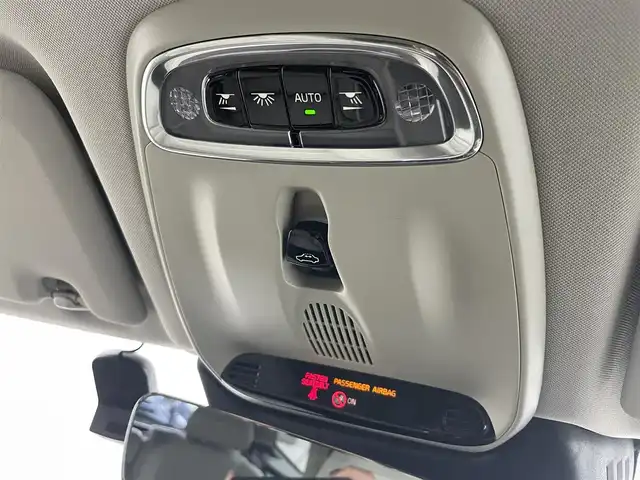 ボルボ ＸＣ６０ D4 AWD インスクリプション 富山県 2018(平30)年 6万km アイボリー 4WD/純正11.2インチナビ/（AM/FM/CD/USB/BT/AppleCarPlay/AndroidAuto）/フルセグTV/アラウンドビューモニター/パノラマルーフ/衝突被害軽減ブレーキ/アダプティブクルーズコントロール/レーンキープアシスト/ブラインドスポットモニター/オートマチックハイビーム/コーナーセンサー前後/電動リアゲート/レザーシート/全席シートヒーター/前席エアシート/前席パワーシート/スマートキー×２/プッシュスタート/純正１９インチAW/社外フロアマット/取扱説明書/保証書