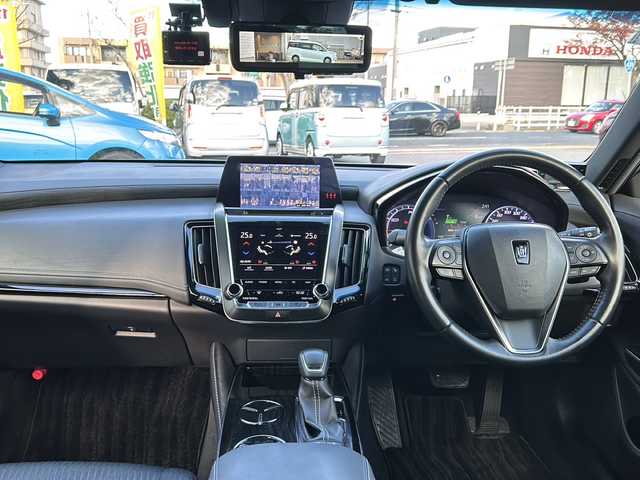 トヨタ クラウン ハイブリッド G 鳥取県 2018(平30)年 5.1万km ブラック セーフティパッケージ/トヨタセーフティセンス/メーカーナビ/・フルセグ/Bluetooth/CD/DVD/全方位モニター/デジタルインナーミラー/前後ドライブレコーダー/スマートキー/プッシュスタート/ビルトインETC2.0/ALLAUTOエアコン/レーダークルーズコントロール/ブラインドスポットモニター/パワーシート/シートヒーター/オートマチックハイビーム/LEDヘッドライト/オートライト/ヘッドアップディスプレイ/W&サイドエアバック/カーテンエアバック