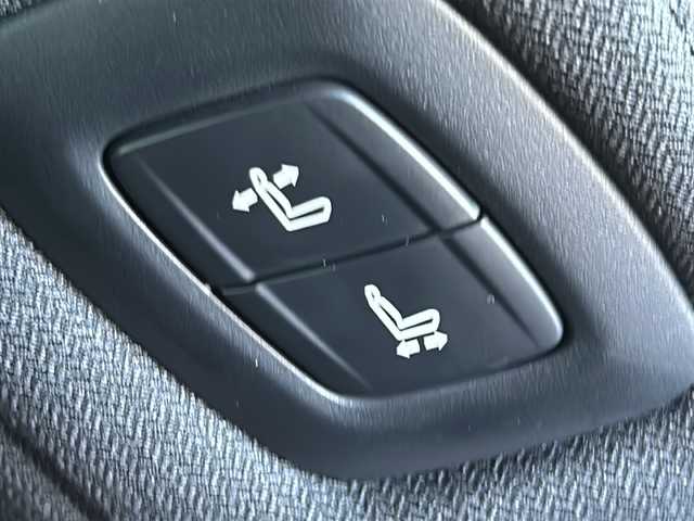 トヨタ クラウン ハイブリッド G 鳥取県 2018(平30)年 5.1万km ブラック セーフティパッケージ/トヨタセーフティセンス/メーカーナビ/・フルセグ/Bluetooth/CD/DVD/全方位モニター/デジタルインナーミラー/前後ドライブレコーダー/スマートキー/プッシュスタート/ビルトインETC2.0/ALLAUTOエアコン/レーダークルーズコントロール/ブラインドスポットモニター/パワーシート/シートヒーター/オートマチックハイビーム/LEDヘッドライト/オートライト/ヘッドアップディスプレイ/W&サイドエアバック/カーテンエアバック