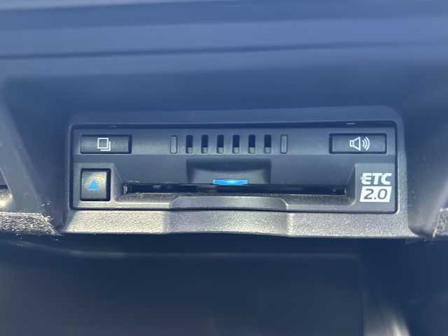 トヨタ クラウン ハイブリッド G 鳥取県 2018(平30)年 5.1万km ブラック セーフティパッケージ/トヨタセーフティセンス/メーカーナビ/・フルセグ/Bluetooth/CD/DVD/全方位モニター/デジタルインナーミラー/前後ドライブレコーダー/スマートキー/プッシュスタート/ビルトインETC2.0/ALLAUTOエアコン/レーダークルーズコントロール/ブラインドスポットモニター/パワーシート/シートヒーター/オートマチックハイビーム/LEDヘッドライト/オートライト/ヘッドアップディスプレイ/W&サイドエアバック/カーテンエアバック