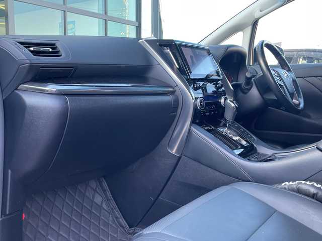 トヨタ アルファード S Cパッケージ 長野県 2022(令4)年 2.5万km ホワイトパールクリスタルシャイン 禁煙車/４WD/モデリスタエアロ（F・S・R）/9インチディスプレイオーディオ/（ナビ機能/CD・DVDデッキ/フルセグTV/Bluetooth）/純正１２インチフリップダウンモニター【V12-R68C】/セーフティセンス/・プリクラッシュセーフティ/・レーントレーシングアシスト/・アダプティブハイビームシステム/・レーダークルーズコントロール/・ロードサインアシスト/・インテリジェントクリアランスソナー/バックカメラ/ビルトインETC2.0/パワーバックドア/両側パワースライドドア/ブラック合皮シート/パワーシート（運転席メモリー機能付）/前席シートヒーター/前席ベンチレーション/ステアリングヒーター/ウッドコンビステアリング/ステアリングスイッチ/３眼LEDヘッドライト/フォグランプ/オートライト/スマートキー/Pスタート/電動格納ミラー/純正１８インチAW/純正フロアマット