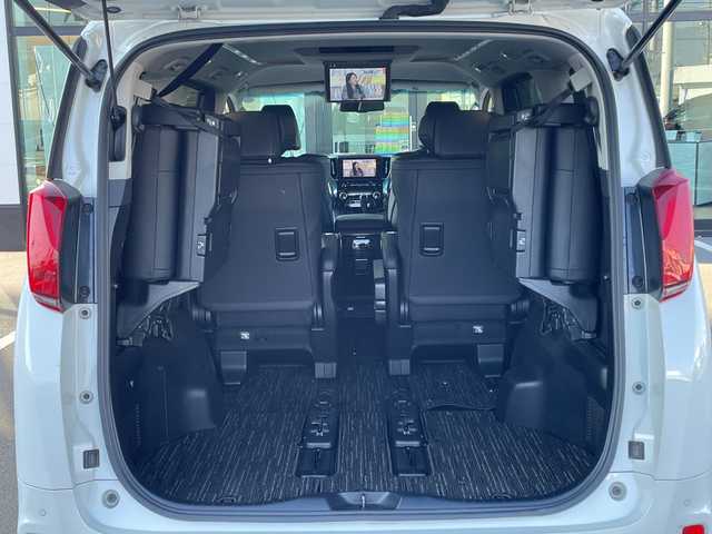 トヨタ アルファード S Cパッケージ 長野県 2022(令4)年 2.5万km ホワイトパールクリスタルシャイン 禁煙車/４WD/モデリスタエアロ（F・S・R）/9インチディスプレイオーディオ/（ナビ機能/CD・DVDデッキ/フルセグTV/Bluetooth）/純正１２インチフリップダウンモニター【V12-R68C】/セーフティセンス/・プリクラッシュセーフティ/・レーントレーシングアシスト/・アダプティブハイビームシステム/・レーダークルーズコントロール/・ロードサインアシスト/・インテリジェントクリアランスソナー/バックカメラ/ビルトインETC2.0/パワーバックドア/両側パワースライドドア/ブラック合皮シート/パワーシート（運転席メモリー機能付）/前席シートヒーター/前席ベンチレーション/ステアリングヒーター/ウッドコンビステアリング/ステアリングスイッチ/３眼LEDヘッドライト/フォグランプ/オートライト/スマートキー/Pスタート/電動格納ミラー/純正１８インチAW/純正フロアマット