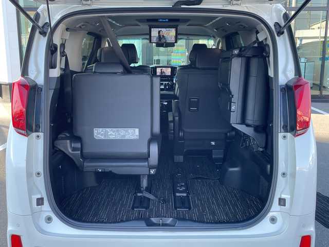 トヨタ アルファード S Cパッケージ 長野県 2022(令4)年 2.5万km ホワイトパールクリスタルシャイン 禁煙車/４WD/モデリスタエアロ（F・S・R）/9インチディスプレイオーディオ/（ナビ機能/CD・DVDデッキ/フルセグTV/Bluetooth）/純正１２インチフリップダウンモニター【V12-R68C】/セーフティセンス/・プリクラッシュセーフティ/・レーントレーシングアシスト/・アダプティブハイビームシステム/・レーダークルーズコントロール/・ロードサインアシスト/・インテリジェントクリアランスソナー/バックカメラ/ビルトインETC2.0/パワーバックドア/両側パワースライドドア/ブラック合皮シート/パワーシート（運転席メモリー機能付）/前席シートヒーター/前席ベンチレーション/ステアリングヒーター/ウッドコンビステアリング/ステアリングスイッチ/３眼LEDヘッドライト/フォグランプ/オートライト/スマートキー/Pスタート/電動格納ミラー/純正１８インチAW/純正フロアマット