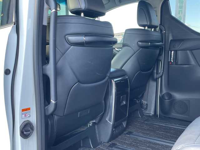 トヨタ アルファード S Cパッケージ 長野県 2022(令4)年 2.5万km ホワイトパールクリスタルシャイン 禁煙車/４WD/モデリスタエアロ（F・S・R）/9インチディスプレイオーディオ/（ナビ機能/CD・DVDデッキ/フルセグTV/Bluetooth）/純正１２インチフリップダウンモニター【V12-R68C】/セーフティセンス/・プリクラッシュセーフティ/・レーントレーシングアシスト/・アダプティブハイビームシステム/・レーダークルーズコントロール/・ロードサインアシスト/・インテリジェントクリアランスソナー/バックカメラ/ビルトインETC2.0/パワーバックドア/両側パワースライドドア/ブラック合皮シート/パワーシート（運転席メモリー機能付）/前席シートヒーター/前席ベンチレーション/ステアリングヒーター/ウッドコンビステアリング/ステアリングスイッチ/３眼LEDヘッドライト/フォグランプ/オートライト/スマートキー/Pスタート/電動格納ミラー/純正１８インチAW/純正フロアマット