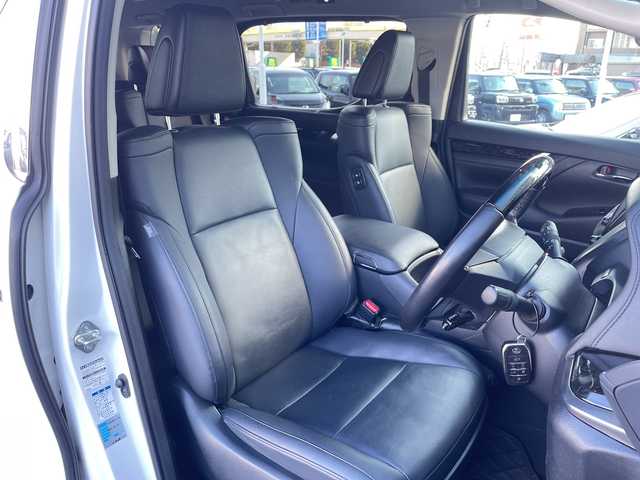 トヨタ アルファード S Cパッケージ 長野県 2022(令4)年 2.5万km ホワイトパールクリスタルシャイン 禁煙車/４WD/モデリスタエアロ（F・S・R）/9インチディスプレイオーディオ/（ナビ機能/CD・DVDデッキ/フルセグTV/Bluetooth）/純正１２インチフリップダウンモニター【V12-R68C】/セーフティセンス/・プリクラッシュセーフティ/・レーントレーシングアシスト/・アダプティブハイビームシステム/・レーダークルーズコントロール/・ロードサインアシスト/・インテリジェントクリアランスソナー/バックカメラ/ビルトインETC2.0/パワーバックドア/両側パワースライドドア/ブラック合皮シート/パワーシート（運転席メモリー機能付）/前席シートヒーター/前席ベンチレーション/ステアリングヒーター/ウッドコンビステアリング/ステアリングスイッチ/３眼LEDヘッドライト/フォグランプ/オートライト/スマートキー/Pスタート/電動格納ミラー/純正１８インチAW/純正フロアマット