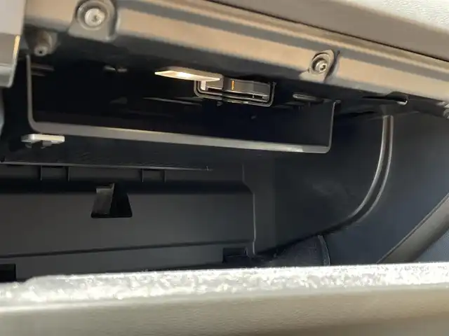 ボルボ Ｖ６０ T5 モメンタム 長野県 2019(令1)年 7.3万km 黒 茶革シート/インテリセーフ/ＡＣＣ/衝突軽減Ｂ/ＬＫＡ/ＢＬＩＳ/パーキングアシスト/純正ナビＴＶ/Ｂカメラ/AppleＣａｒＰｌａｙ/AndroidAuto/パワーシート／ヒーター/パワーバックＤ/スマートキー/純正１７ＡＷ/ＬＥＤヘッドライト
