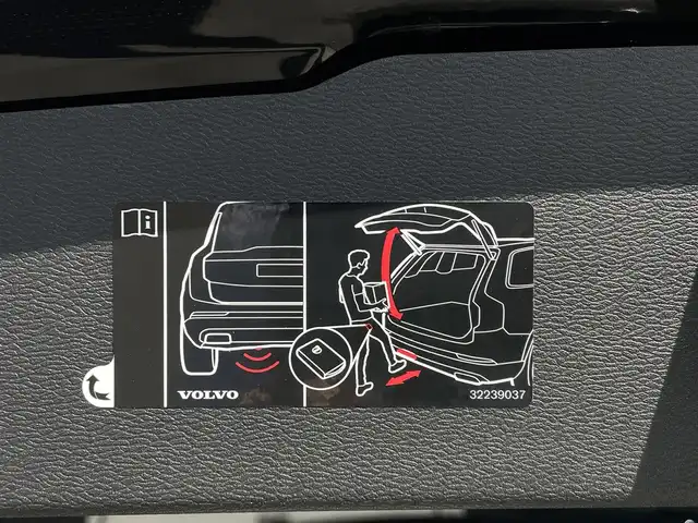 ボルボ Ｖ６０ T5 モメンタム 長野県 2019(令1)年 7.3万km 黒 茶革シート/インテリセーフ/ＡＣＣ/衝突軽減Ｂ/ＬＫＡ/ＢＬＩＳ/パーキングアシスト/純正ナビＴＶ/Ｂカメラ/AppleＣａｒＰｌａｙ/AndroidAuto/パワーシート／ヒーター/パワーバックＤ/スマートキー/純正１７ＡＷ/ＬＥＤヘッドライト