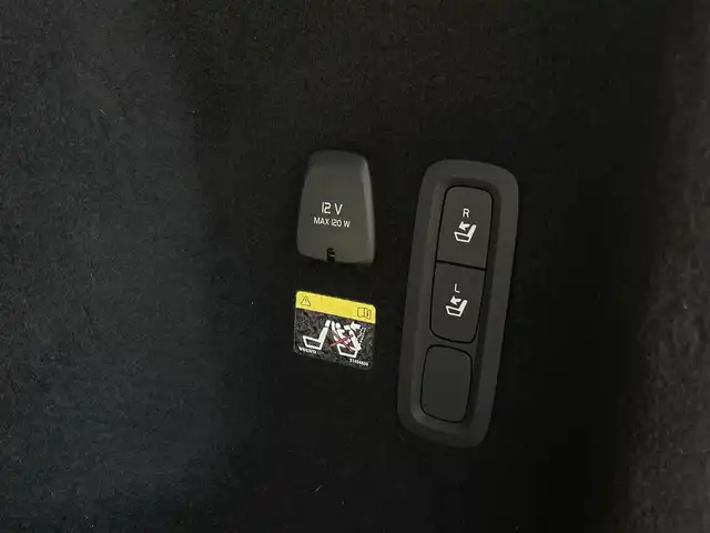 ボルボ Ｖ６０ T5 モメンタム 長野県 2019(令1)年 7.3万km 黒 茶革シート/インテリセーフ/ＡＣＣ/衝突軽減Ｂ/ＬＫＡ/ＢＬＩＳ/パーキングアシスト/純正ナビＴＶ/Ｂカメラ/AppleＣａｒＰｌａｙ/AndroidAuto/パワーシート／ヒーター/パワーバックＤ/スマートキー/純正１７ＡＷ/ＬＥＤヘッドライト