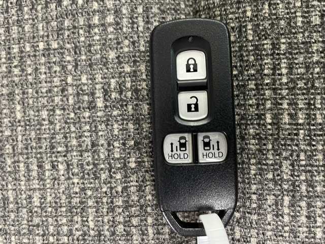 ホンダ Ｎ ＢＯＸ G EX ホンダセンシング 千葉県 2018(平30)年 1万km プレミアムホワイトパールⅡ 純正ナビ/AM/FM/CD/DVD/BT/USB/フルセグTV/レーダークルーズコントロール/レーンキープアシスト/衝突被害軽減ブレーキ/両側パワースライドドア/LEDヘッドライト/ビルトインETC/純正ドライブレコーダー/SD無し/コーナーセンサー