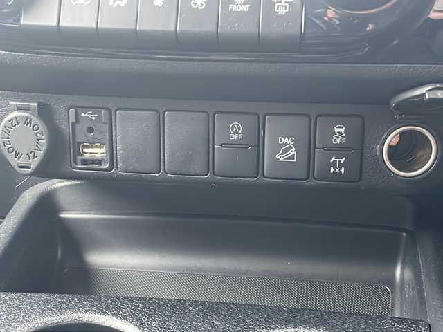 トヨタ ハイラックス Z GRスポーツ 三重県 2022(令4)年 4.1万km スーパーホワイトⅡ 純正ナビ /全周囲カメラ/GRハーフレザーシート /ETC /前後ドライブレコーダー /社外レーダー探知機 /コーナーセンサー /パワーシート /USB給電 /スペアキー /クルーズコントロール /革巻きステアリング/ステアリングスイッチ/LEDヘッドライト /電動格納ミラー/禁煙車