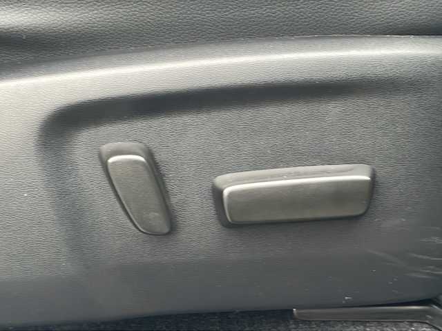 トヨタ ハイラックス Z GRスポーツ 三重県 2022(令4)年 4.1万km スーパーホワイトⅡ 純正ナビ /全周囲カメラ/GRハーフレザーシート /ETC /前後ドライブレコーダー /社外レーダー探知機 /コーナーセンサー /パワーシート /USB給電 /スペアキー /クルーズコントロール /革巻きステアリング/ステアリングスイッチ/LEDヘッドライト /電動格納ミラー/禁煙車