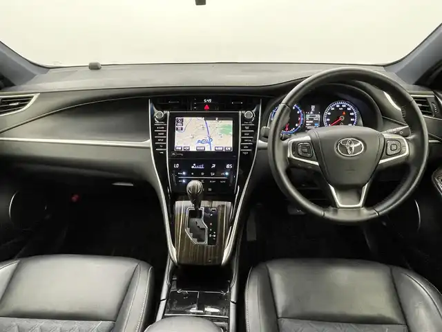 トヨタ ハリアー エレガンス 熊本県 2015(平27)年 8.3万km ホワイトパールクリスタルシャイン ワンオーナー/純正ナビ/　DVD/BD/CD/SD/MSV/BT/USB/AUX/フルセグTV/バックカメラ/JBLサウンド/純正LEDヘッドライト/純正フォグランプ/オートライト/社外20インチアルミホイール（RAYS）/ダウンサス(純正あり)/モデリスタエアロ/社外グリル（純正あり)/ハーフレザーシート/右前席パワーシート/革巻きステアリング/ステアリングスイッチ/横滑り防止/アイドリングストップ/スマートキー×２/ビルトインETC/純正フロアマット/純正ドアバイザー/電動格納ウインカードアミラー(オート機能付き)