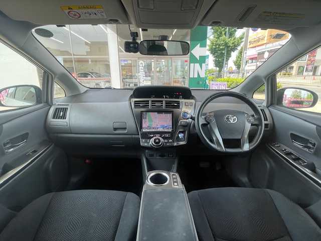 トヨタ プリウス α S チューンブラック 愛知県 2014(平26)年 6.7万km ホワイトパールクリスタルシャイン /禁煙車//純正メモリーナビ(NSZA-X64T)・フルセグTV/Bluetooth・SD・CD・DVD・AM・FMラジオ//ビルトインETC//ドラレコ//USB出力端子(DC5V 3.1A)//バックカメラ//モードスイッチ(EVモード・エコドライブモード・パワーモード)//LEDヘッドライト・オートライト//S-VSC(ステアリングアシステッド・ビークル・スタビリティ・コントロール)//TRC(トラクションコントロール)//車両接近通報装置//ヒルスタートアシスト//コーナーセンサー//プッシュスタート//本革巻ステアリング//ステアリングスイッチ//イモビライザー//フロントフォグランプ//ミラーウィンカー//純正フロアマット//ISOFIX//安全ボディ//スペアキー1本//保証書//取扱説明書・ナビ説明書