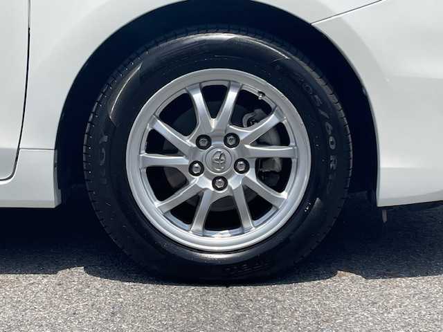 トヨタ プリウス α S チューンブラック 愛知県 2014(平26)年 6.7万km ホワイトパールクリスタルシャイン /禁煙車//純正メモリーナビ(NSZA-X64T)・フルセグTV/Bluetooth・SD・CD・DVD・AM・FMラジオ//ビルトインETC//ドラレコ//USB出力端子(DC5V 3.1A)//バックカメラ//モードスイッチ(EVモード・エコドライブモード・パワーモード)//LEDヘッドライト・オートライト//S-VSC(ステアリングアシステッド・ビークル・スタビリティ・コントロール)//TRC(トラクションコントロール)//車両接近通報装置//ヒルスタートアシスト//コーナーセンサー//プッシュスタート//本革巻ステアリング//ステアリングスイッチ//イモビライザー//フロントフォグランプ//ミラーウィンカー//純正フロアマット//ISOFIX//安全ボディ//スペアキー1本//保証書//取扱説明書・ナビ説明書