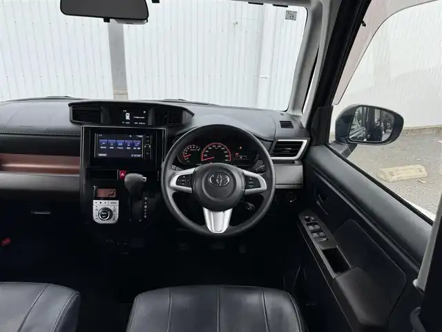 トヨタ タンク G S 静岡県 2017(平29)年 8.6万km ブラックマイカメタリック ワンオーナー/スマートアシストII/・衝突警報機能（対車両・対歩行者）/・衝突回避支援ブレーキ機能/・誤発進抑制制御機能/・後方誤発進抑制機能/・車線逸脱警報/・先行車発進お知らせ機能/純正SDナビ（NSZT-W66T)/・フルセグTV・Bluetooth/・AM/FMラジオ・DVD・CD・SD/・ハンズフリー/バックカメラ/ETC/両側パワースライドドア/前席シートヒーター/革調シートカバー/スマートキー/プッシュスタート/ドアバイザー/フロアマット/車両・ナビ取説/新車時保証書