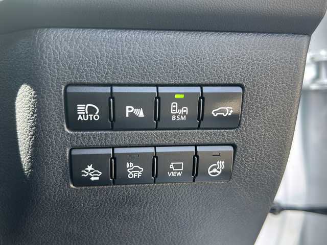 レクサス ＮＸ 300h Iパッケージ 岩手県 2014(平26)年 6.5万km ソニッククォーツ ワンオーナー/純正ナビ *CD/DVD/SD/AUX/USB/BT/ラジオ/フルセグテレビ /全方位モニター/プリクラッシュセーフティ/オートハイビーム/クルーズコントロール/ブラインドスポットモニター/コーナーセンサー /パワーバックドア/ハンドルヒーター/前席シートヒーター/前席パワーシート（D席メモリー機能付き）/AC100V電源/パドルシフト/ステアリングスイッチ/スマートキー（×2）/レザーシート/ETC/純正17inアルミホイール/純正フロアマット/純正トノカバー/LEDヘッドライト/フォグランプ/ドアバイザー