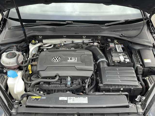 フォルクスワーゲン ゴルフ Ｒ 佐賀県 2018(平30)年 3.9万km ディープブラックパールエフェクト 純正ナビ/黒革シート/バックカメラ/純正１８インチAW/プリクラッシュブレーキ/ACC/ブラインドスポット/レーンアシスト/リアトラフィックアラート/プロアクティブ・オキュパント・プロテクション/パークアシスト/D席パワーシートメモリ機能付き/前席シートヒーター/ETC/スマートキー×２/ドライブレコーダー/パドルシフト/社外レーダー