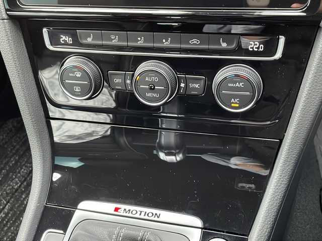 フォルクスワーゲン ゴルフ Ｒ 佐賀県 2018(平30)年 3.9万km ディープブラックパールエフェクト 純正ナビ/黒革シート/バックカメラ/純正１８インチAW/プリクラッシュブレーキ/ACC/ブラインドスポット/レーンアシスト/リアトラフィックアラート/プロアクティブ・オキュパント・プロテクション/パークアシスト/D席パワーシートメモリ機能付き/前席シートヒーター/ETC/スマートキー×２/ドライブレコーダー/パドルシフト/社外レーダー