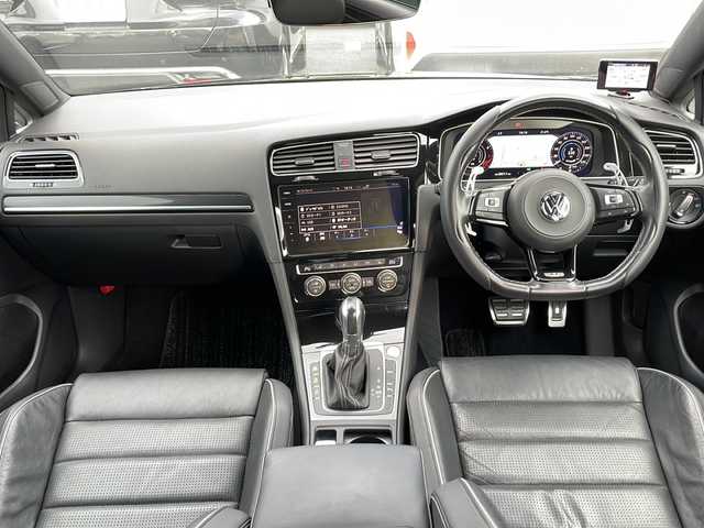 フォルクスワーゲン ゴルフ Ｒ 佐賀県 2018(平30)年 3.9万km ディープブラックパールエフェクト 純正ナビ/黒革シート/バックカメラ/純正１８インチAW/プリクラッシュブレーキ/ACC/ブラインドスポット/レーンアシスト/リアトラフィックアラート/プロアクティブ・オキュパント・プロテクション/パークアシスト/D席パワーシートメモリ機能付き/前席シートヒーター/ETC/スマートキー×２/ドライブレコーダー/パドルシフト/社外レーダー