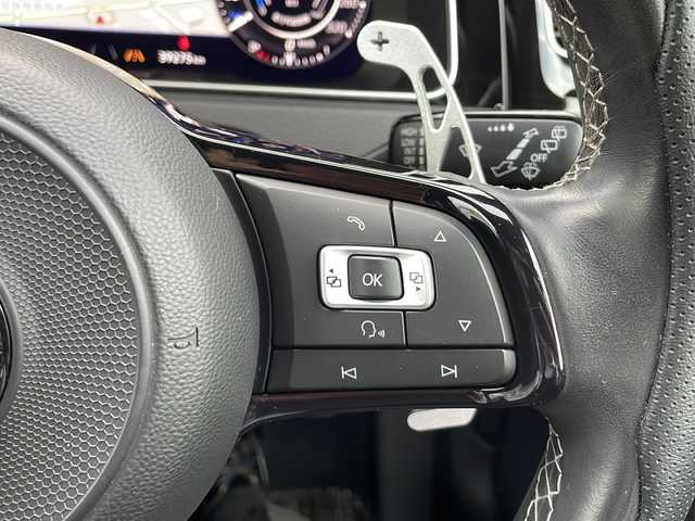 フォルクスワーゲン ゴルフ Ｒ 佐賀県 2018(平30)年 3.9万km ディープブラックパールエフェクト 純正ナビ/黒革シート/バックカメラ/純正１８インチAW/プリクラッシュブレーキ/ACC/ブラインドスポット/レーンアシスト/リアトラフィックアラート/プロアクティブ・オキュパント・プロテクション/パークアシスト/D席パワーシートメモリ機能付き/前席シートヒーター/ETC/スマートキー×２/ドライブレコーダー/パドルシフト/社外レーダー