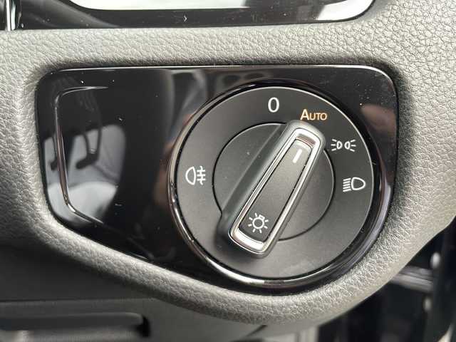 フォルクスワーゲン ゴルフ Ｒ 佐賀県 2018(平30)年 3.9万km ディープブラックパールエフェクト 純正ナビ/黒革シート/バックカメラ/純正１８インチAW/プリクラッシュブレーキ/ACC/ブラインドスポット/レーンアシスト/リアトラフィックアラート/プロアクティブ・オキュパント・プロテクション/パークアシスト/D席パワーシートメモリ機能付き/前席シートヒーター/ETC/スマートキー×２/ドライブレコーダー/パドルシフト/社外レーダー