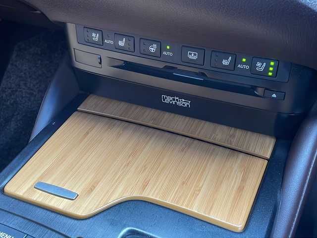 レクサス ＥＳ 300h バージョンL 広島県 2019(令1)年 7.4万km グラファイトブラックガラスフレーク 禁煙/マークレビンソン/レクサスセーフティシステム+/・プリクラッシュセーフティ/・レーンディパーチャーアラート/・レーントレーシングアシスト/・先行車発進告知/・ロードサインアシスト/BSM/クリアランスソナー/ヘッドアップディスプレイ/サンルーフ/デジタルインナーミラー/純正ナビ/・フルセグ/CD/DVD/Blu-ray/BT/・USB/AUX/SD/サウンドトラック/パノラミックビューモニター/ウッドコンビステアリング/ステアリングスイッチ/オートライト/シートヒーター／ベンチレーション/パワーシート/シートメモリー/茶革シート/純正ドライブレコーダー/ＥＴＣ２．０/３眼ＬＥＤヘッドライト/シーケンシャルターンランプ/純正フロアマット/スマートキー/プッシュスタート/スペアキー/OPリアスポイラー/純正18インチアルミホイール