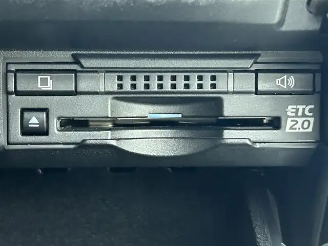 レクサス ＲＸ 450h バージョンL 道央・札幌 2017(平29)年 2.3万km ソニッククォーツ ・４WD/・メーカーナビ/・CD＆DVD＆フルセグTV＆BT/・本革シート/・D+N席シートヒーター＆ベンチレーション/・D+N席パワーシート/・衝突軽減ブレーキ/・ヘッドアップディスプレイ/・レーダークルーズコントロール/・コーナーセンサー/・パワーバックドア/・三眼LEDヘッドライト/・横滑り防止機能/・盗難防止システム/・オートライト/・オートハイビーム/・レーンアシスト/・純正アルミホイール/・純正フロアマット/・ドライブレコーダー前後/・ETC２.０/・スマートキー＆プッシュスタート/・スペア＆カードキー/・純正エンジンスターター